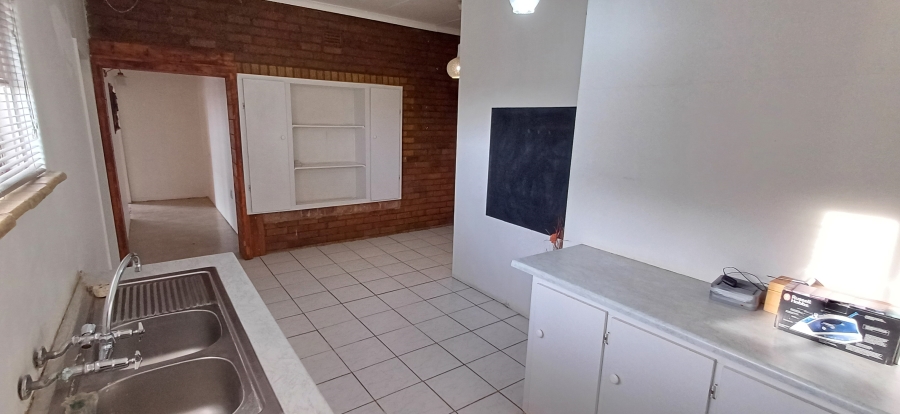 7 Bedroom Property for Sale in Harpington A H North West